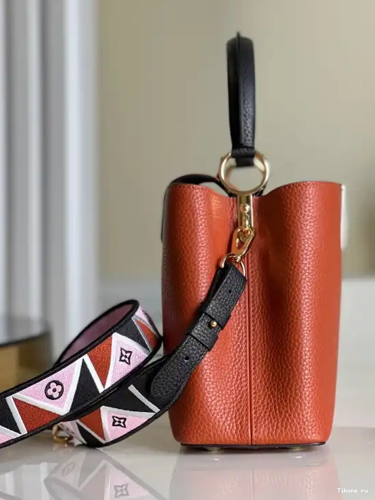 Affordable LOUIS CAPUCINES VUITTON MM 0509
